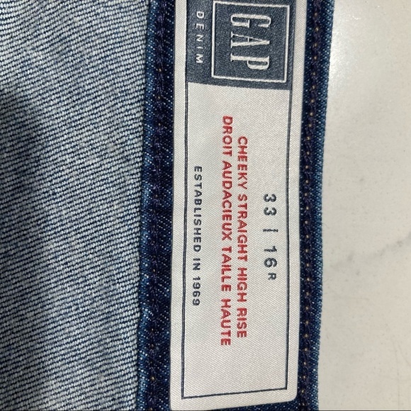 GAP Sz 33 High Rise Cheeky Straight Button Fly Mid-Wash Jeans NWT - Picture 11 of 11
